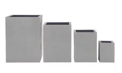 Blumentopf kubisch in Grau, ideal fuer stilvolle Terrassen, Gaerten und Wohnraeume. Diese quadratischen Blumenkuebel bieten eine zeitlose und moderne Optik, die sich perfekt in minimalistische oder urbane Umgebungen einfuegt. Durch ihre stabile Bauweise eignen sie sich hervorragend fuer verschiedene Pflanzenarten, von kleinen Straeuchern bis zu groesseren Gewaechsen. Robustes Material sorgt fuer eine lange Lebensdauer und macht sie sowohl fuer den Innen- als auch fuer den Aussenbereich geeignet.